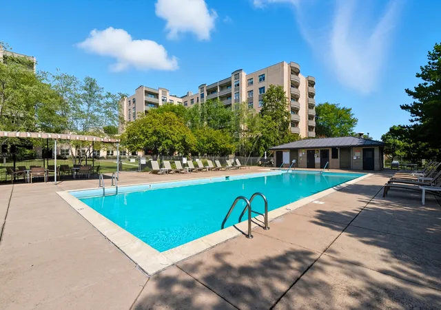 4th image of 4545 W Touhy Ave #409E, Lincolnwood, IL 60712 | MLS# 12710746