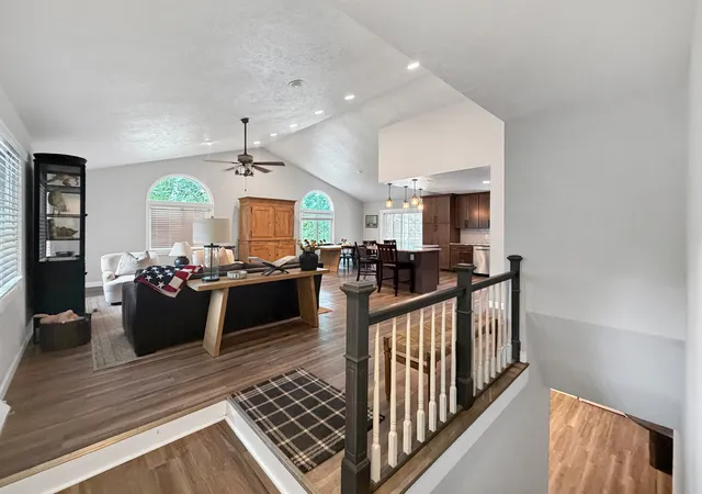 Photo 2 of Sale Pending at 3103 W Greenfield Dr, Freeport, IL 61032 | MLS# 12710748 | Listing updated on 2026-08-19