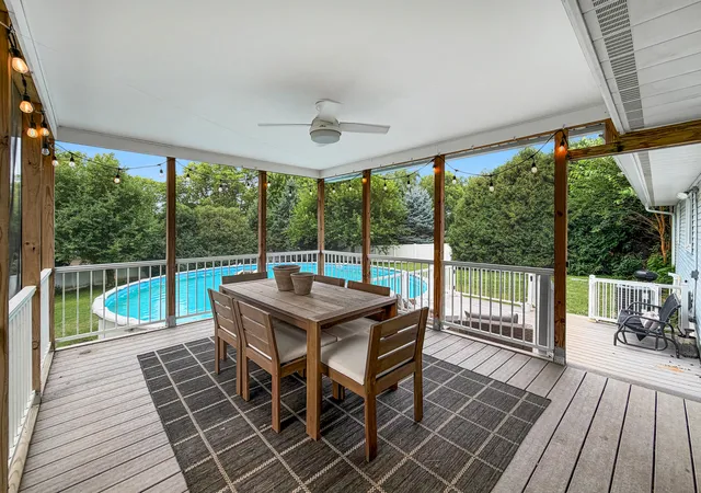 Photo 3 of Sale Pending at 3103 W Greenfield Dr, Freeport, IL 61032 | MLS# 12710748 | Listing updated on 2026-08-19