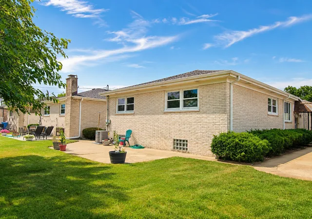 4th image of 8414 W Brodman Ave, Chicago, IL 60656 | MLS# 12710771