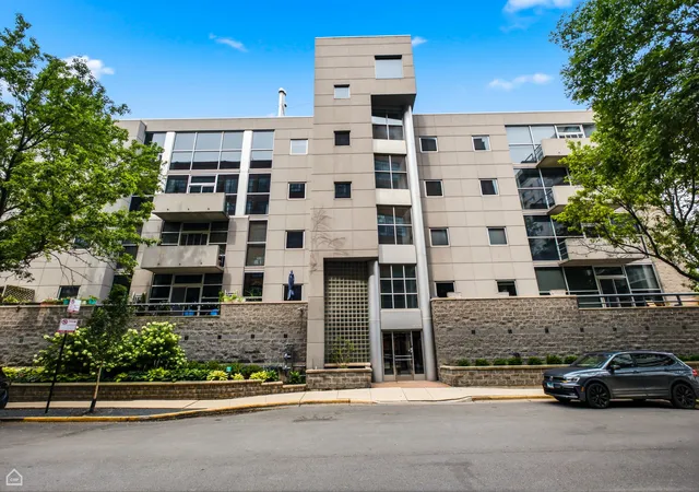 1st image of 939 W Huron St #201, Chicago, IL 60642 | MLS# 12710803