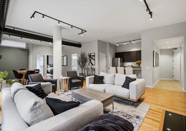 4th image of 939 W Huron St #201, Chicago, IL 60642 | MLS# 12710803