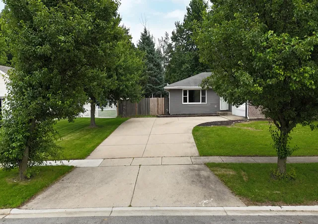 2nd image of 754 Longlane Rd, New Lenox, IL 60451 | MLS# 12710824