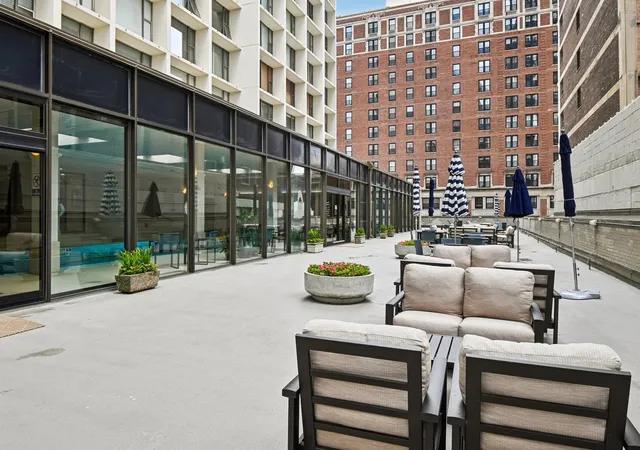 2nd image of 3200 N Lake Shore Dr, Chicago, IL 60657