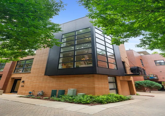 1st image of 2024 W Willow St #B, Chicago, IL 60647 | MLS# 12710902