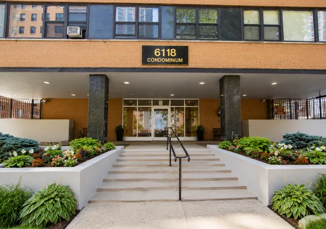 2nd image of 6118 N Sheridan Rd #1102, Chicago, IL 60660 | MLS# 12710966