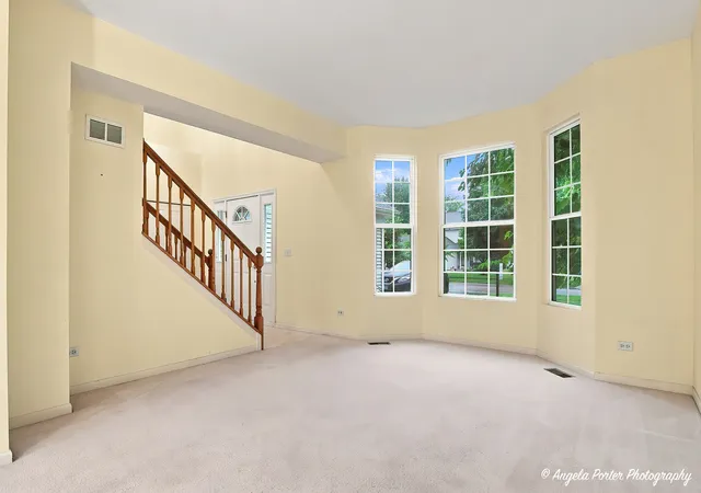 3rd image of 317 Talismon Dr, Crystal Lake, IL 60012 | MLS# 12711035