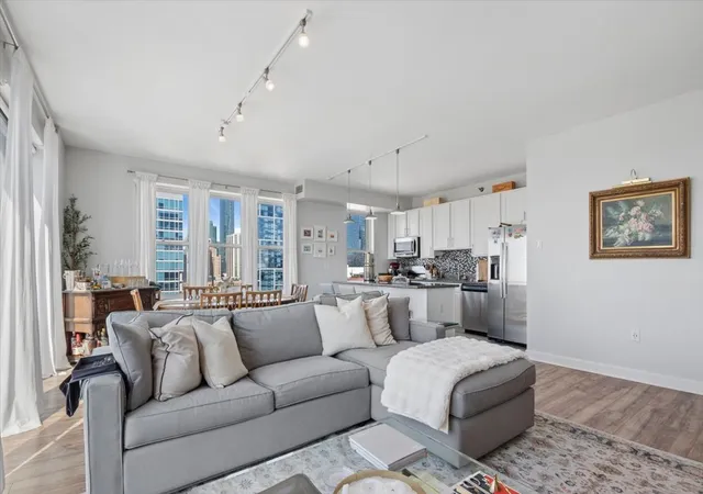 4th image of 5 E 14Th Pl #1705, Chicago, IL 60605 | MLS# 12711122