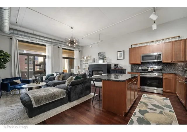 2nd image of 1301 W Madison St #304, Chicago, IL 60607 | MLS# 12711127