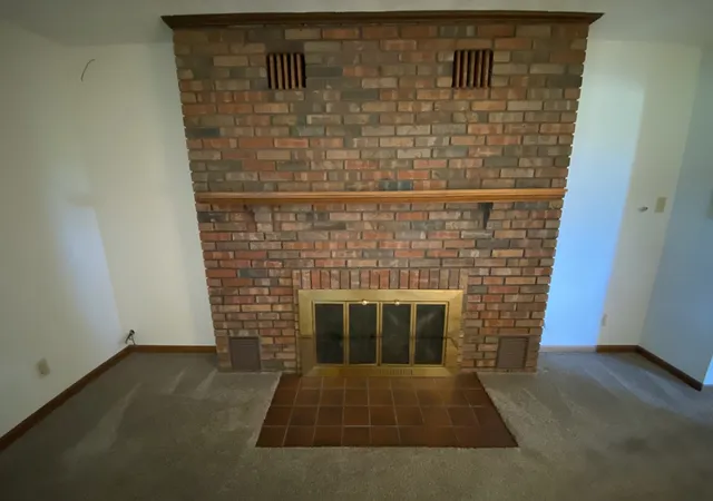 Photo 3 of Single family home for sale at 1924 Zion Hl Rd, Centralia, IL 62801 | MLS# 12711160 | Listing updated on 2026-08-28
