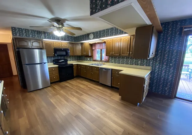 Photo 4 of Single family home for sale at 1924 Zion Hl Rd, Centralia, IL 62801 | MLS# 12711160 | Listing updated on 2026-08-28