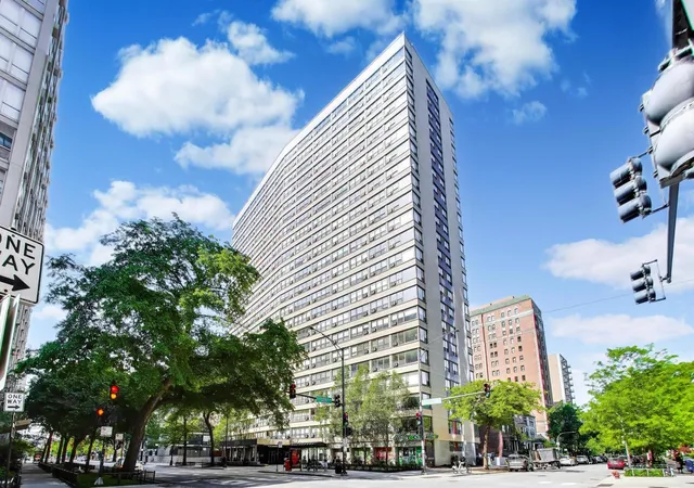 2nd image of 2930 N Sheridan Rd #702, Chicago, IL 60657 | MLS# 12711238
