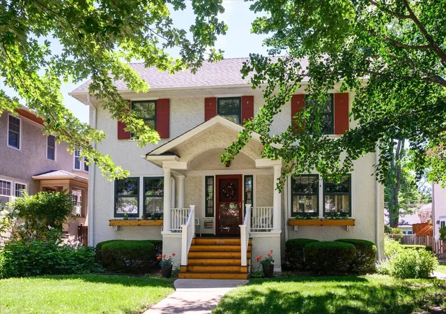 2nd image of 836 N Grove Ave, Oak Park, IL 60302 | MLS# 12711294