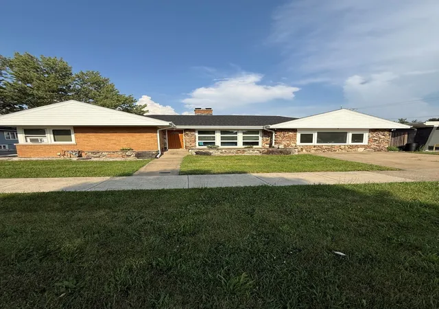 1st image of 3839 Ridgeland Ave, Berwyn, IL 60402 | MLS# 12711316