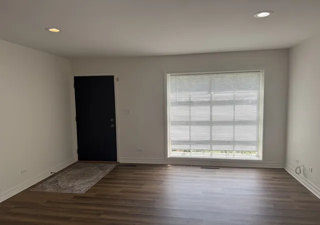 2nd image of 3420 Greenbriar Dr, Glenview, IL 60025 | MLS# 12711360