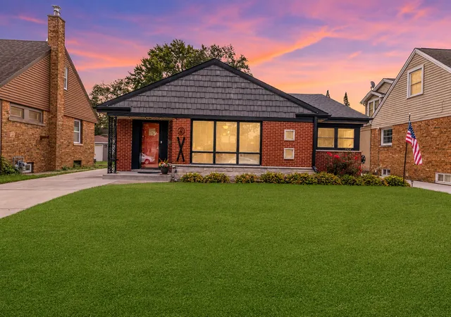 Photo 1 of Single family home for sale at 237 N Hamlin Ave, Park Ridge, IL 60068 | MLS# 12711530 | Listing updated on 2026-09-22