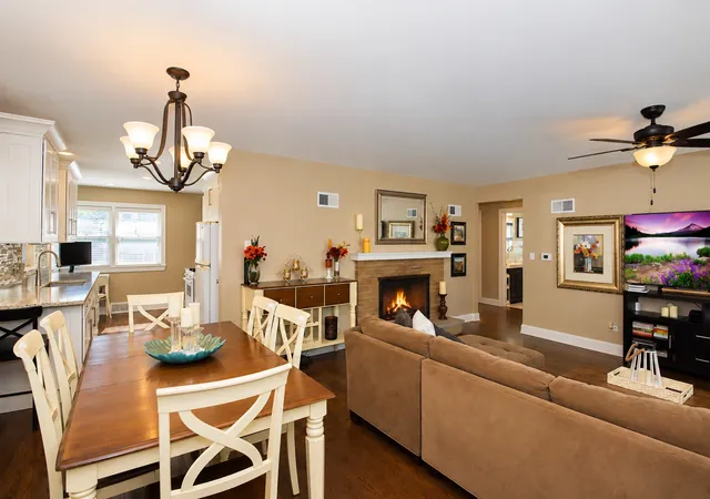 Photo 4 of Single family home for sale at 237 N Hamlin Ave, Park Ridge, IL 60068 | MLS# 12711530 | Listing updated on 2026-09-22