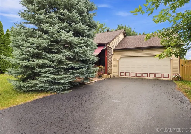 2nd image of 473 Barnaby Dr, Oswego, IL 60543 | MLS# 12711553