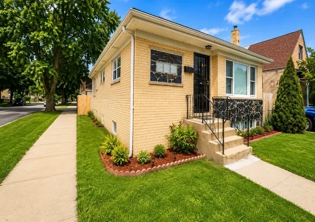 2nd image of 3000 N Neenah Ave, Chicago, IL 60634 | MLS# 12711676