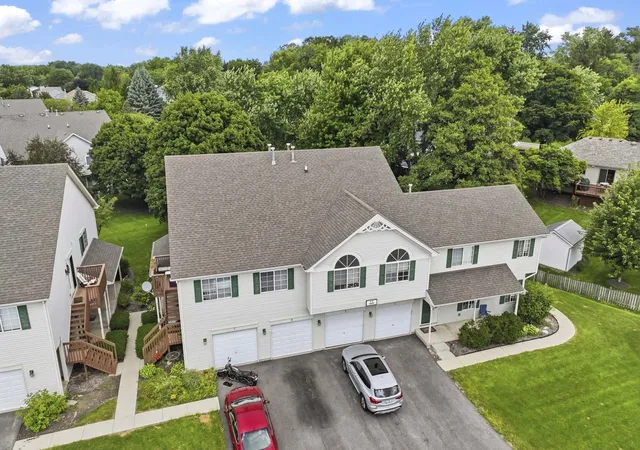 18th image of 5 W Pheasant Trl #05, Lake In The Hills, IL 60156 | MLS# 12711721