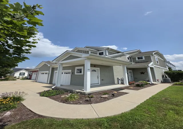 2nd image of 8 Starboard St #D, Ottawa, IL 61350 | MLS# 12711744
