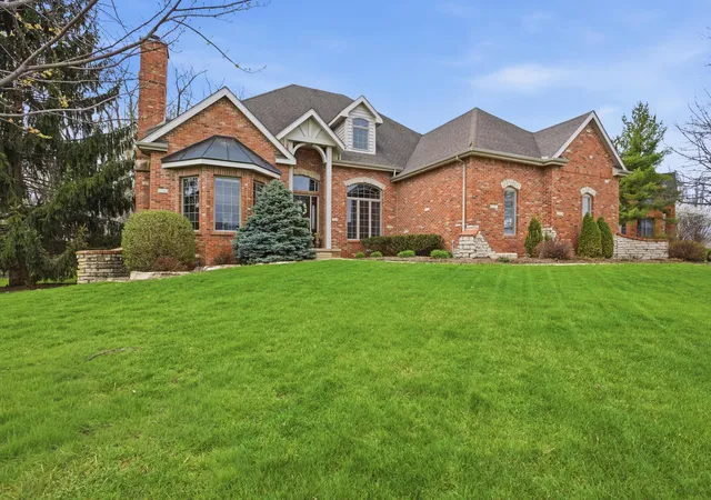 2nd image of 1501 Ridgefield Dr, Mahomet, IL 61853 | MLS# 12711755