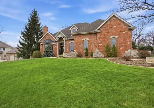 3rd image of 1501 Ridgefield Dr, Mahomet, IL 61853 | MLS# 12711755