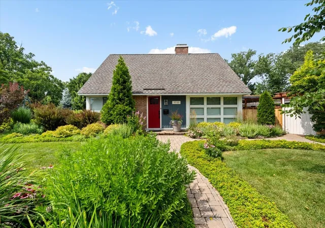 2nd image of 3333 Payne St, Evanston, IL 60201 | MLS# 12711846