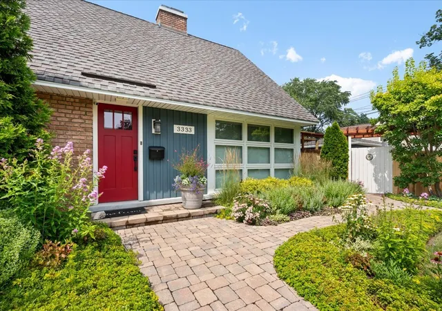 3rd image of 3333 Payne St, Evanston, IL 60201 | MLS# 12711846