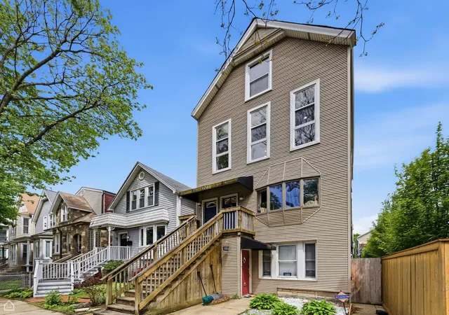 1st image of 1742 W School St, Chicago, IL 60657 | MLS# 12711940