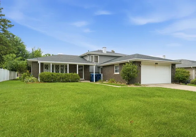 Photo 1 of Single family home for sale at 601 Honey Locust Ln, Darien, IL 60561 | MLS# 12711965 | Listing updated on 2026-09-22