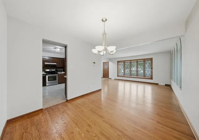 Photo 4 of Single family home for sale at 601 Honey Locust Ln, Darien, IL 60561 | MLS# 12711965 | Listing updated on 2026-09-22