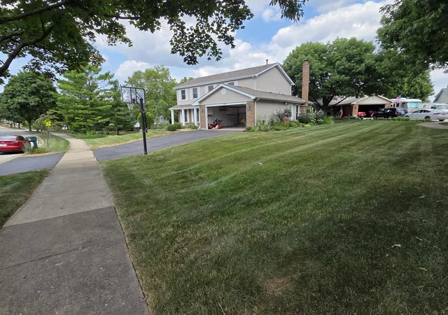 41st image of 180 Farmgate Dr, Schaumburg, IL 60193 | MLS# 12711993