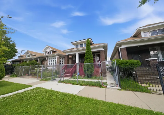 Photo 3 of Single family home for sale at 6325 S Francisco Ave, Chicago, IL 60629 | MLS# 12712147 | Listing updated on 2026-09-29