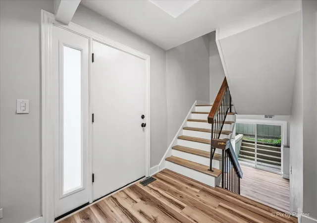 Photo 3 of Townhouse for sale at 642 Glacier Trl, Roselle, IL 60172 | MLS# 12712159 | Listing updated on 2026-08-21