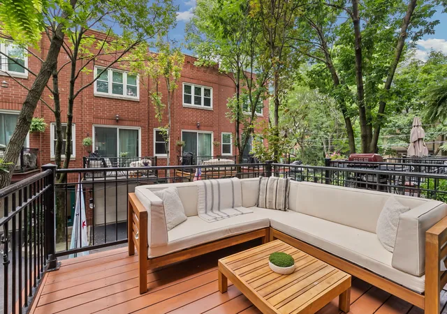 Listing Photo 5 - Condo for sale in building located at 2939 N Honore St, Chicago, IL 60657 - Unit #C