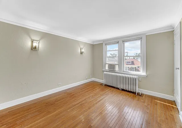 Listing Photo 5 - Condo for sale in building located at 4824 W Byron St, Chicago, IL 60641