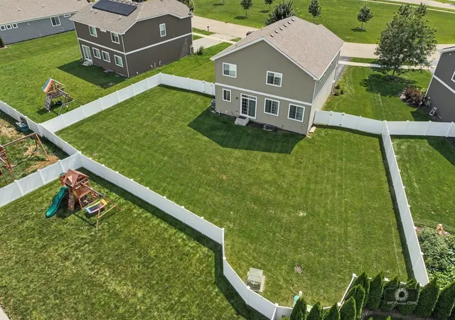 Photo 3 of Sale Pending at 25450 W Ryan Ln, Plainfield, IL 60586 | MLS# 12712474 | Listing updated on 2026-09-24