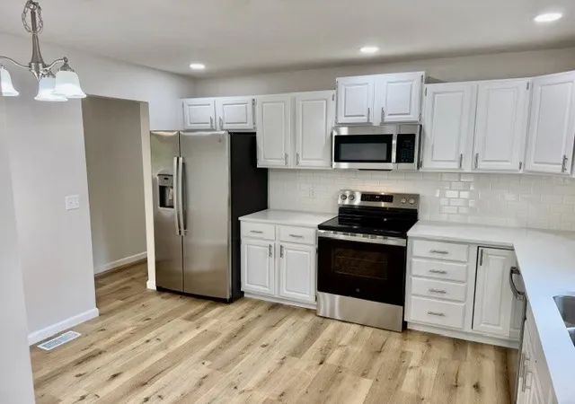 3rd image of 104 Suelynn Dr, Normal, IL 61761 | MLS# 12712637