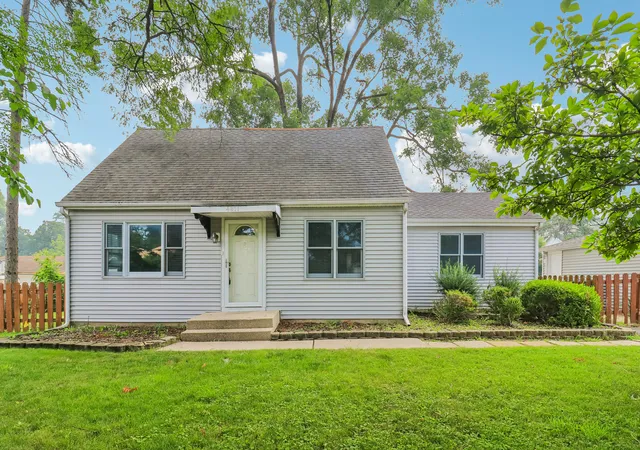 1st image of 4811 Roslyn Rd, Downers Grove, IL 60515 | MLS# 12712646