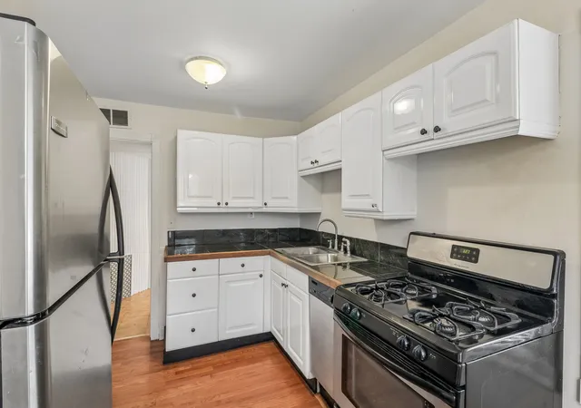 2nd image of 4811 Roslyn Rd, Downers Grove, IL 60515 | MLS# 12712646