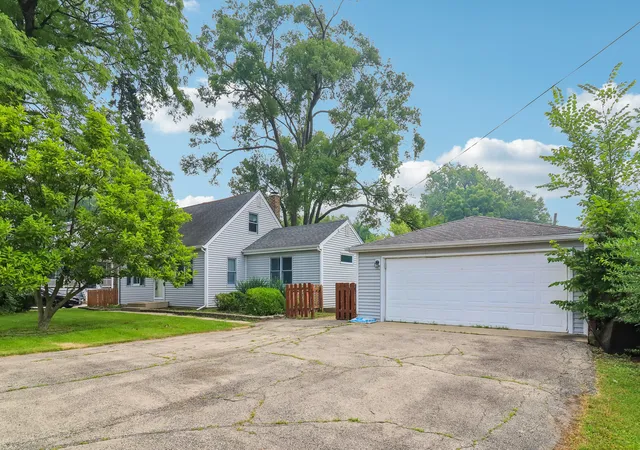 33rd image of 4811 Roslyn Rd, Downers Grove, IL 60515 | MLS# 12712646