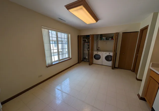 4th image of 293 W Treehouse Ln, Round Lake, IL 60073 | MLS# 12712681