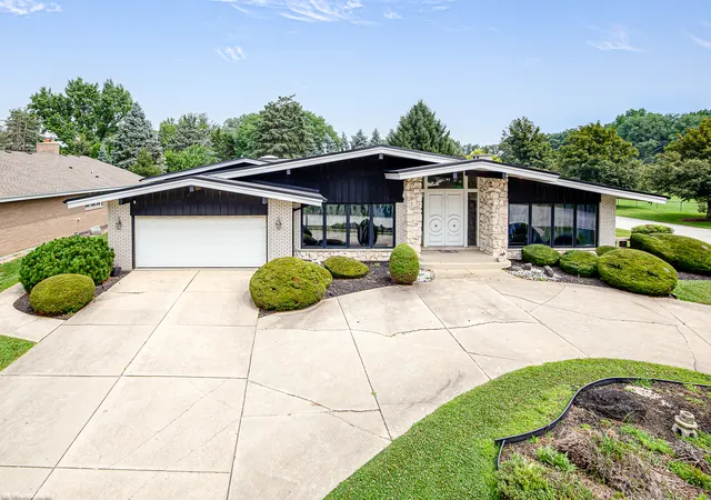 Photo 1 of Single family home for sale at 12138 S Cheyenne Dr, Palos Heights, IL 60463 | MLS# 12712750 | Listing updated on 2026-09-04