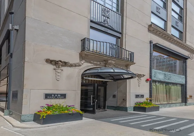 2nd image of 118 E Erie St, Chicago, IL 60611