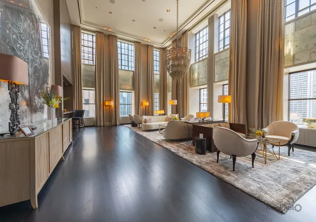 4th image of 118 E Erie St, Chicago, IL 60611