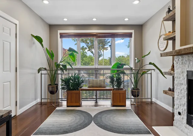 4th image of 1461 W Grand Ave #1, Chicago, IL 60642 | MLS# 12712776