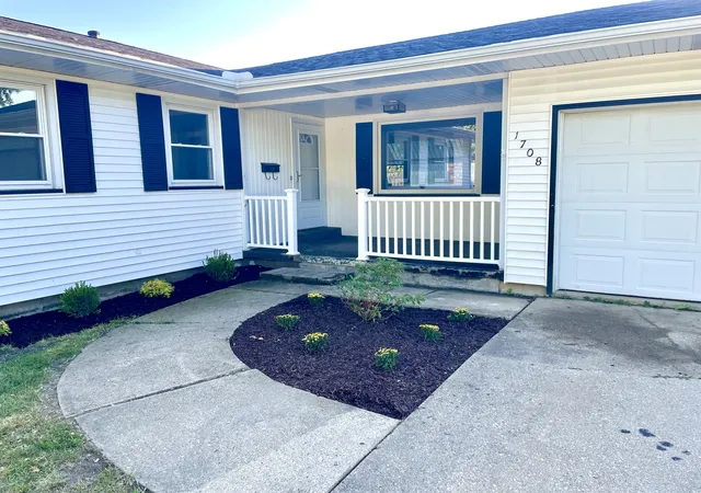 Photo 2 of Single family home for sale at 1708 Green St, Peru, IL 61354 | MLS# 12712782 | Listing updated on 2026-08-26