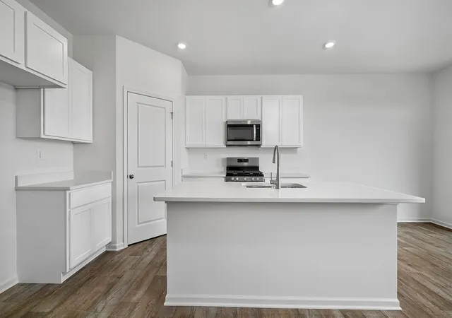 4th image of 894 Cascade Ct, Pingree Grove, IL 60140 | MLS# 12712983