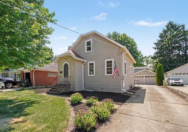 2nd image of 840 N Arlington Heights Rd, Arlington Heights, IL 60004 | MLS# 12713026